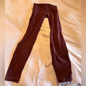 Lululemon Wunder Under Luxstream Size 8 High Rise 28” Inseam